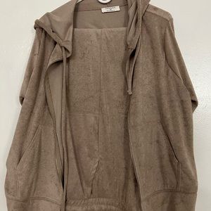Never worn velour woman’s jogging suit